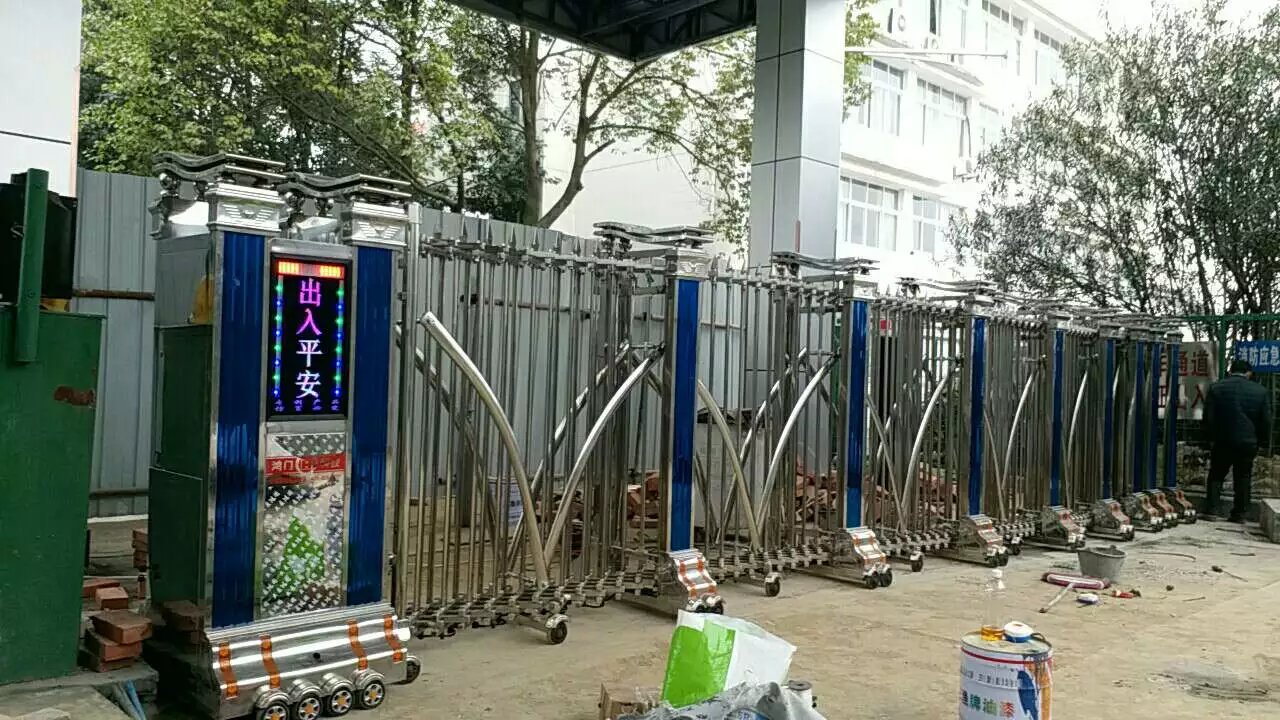马山县马山县四川绵阳市飞机场伸缩门